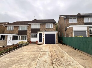 3 bedroom semi-detached house for sale in Reeves Way, Bursledon, SO31 8FW, SO31