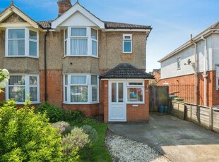 3 bedroom semi-detached house for sale in South Mill Road, Southampton, SO15
