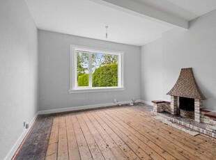 3 Bedroom Semi-Detached Villa For Sale