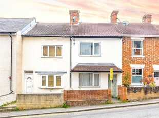 3 bedroom terraced house for rent in Eastcott Hill, Old Town, Swindon, Wiltshire, SN1