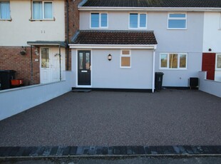 3 bedroom terraced house for rent in Hazlemere Close, Park South, SN3
