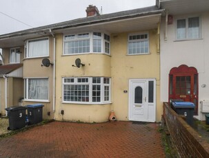 3 bedroom terraced house for rent in Old Park Hill, Dover, CT16