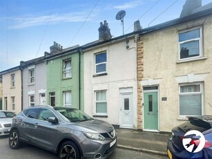 3 bedroom terraced house for rent in Weston Road, Rochester, Kent, ME2