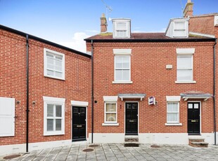 3 bedroom terraced house for sale in Canterbury, Kent, CT2