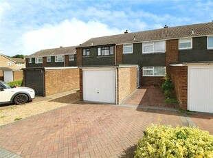 3 bedroom terraced house for sale in Cherwell Road, Bedford, Bedfordshire, MK41