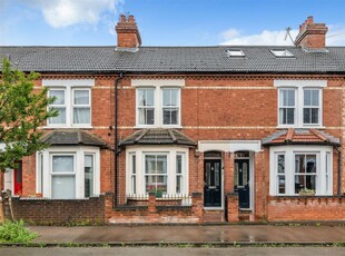 3 bedroom terraced house for sale in George Street, Bedford, MK40