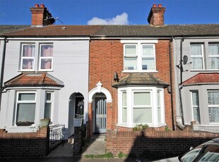 3 bedroom terraced house for sale in Grosvenor Street, Bedford, Bedfordshire, MK42