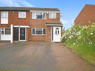 3 bedroom terraced house for sale in Hillgrounds Road, Kempston, Bedford, MK42