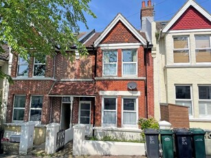 3 bedroom terraced house for sale in Lowther Road - BN1