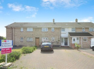 3 bedroom terraced house for sale in Meadgate Avenue, Chelmsford, CM2