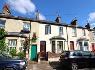 3 bedroom terraced house for sale in Sedgwick Street, Cambridge, CB1