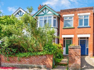 3 bedroom terraced house for sale in St James Road, Upper Shirley, Southampton, Hampshire, SO15
