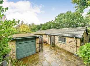 4 bedroom bungalow for rent in Rutland Close, Harrogate, HG1