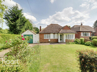4 bedroom bungalow for sale in Church Green Road, Bletchley, MK3