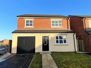 4 bedroom detached house for rent in Chalk Road, Stainforth, Doncaster, South Yorkshire, DN7