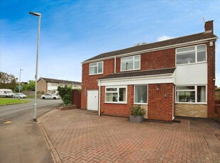 4 bedroom detached house for sale in Antrim Road, Lincoln, LN5