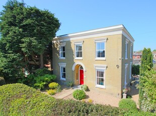 4 bedroom detached house for sale in Bitterne Village, Southampton, SO18