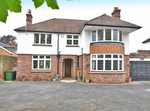 4 bedroom detached house for sale in Boxley Road, Penenden Heath, ME14