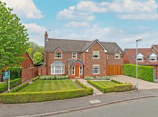 4 bedroom detached house for sale in Calderfield Close, Stockton Heath, Warrington, WA4