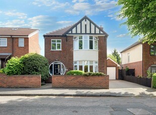 4 bedroom detached house for sale in Central Avenue, Chilwell, NG9