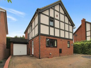 4 bedroom detached house for sale in Chantry Road, Kempston, Bedford, MK42