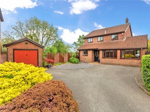 4 bedroom detached house for sale in Cheriton Drive, Thornhill, Cardiff, CF14