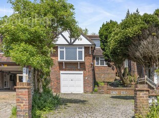 4 bedroom detached house for sale in Eastwick Close, Brighton, East Sussex, BN1