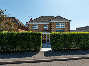 4 bedroom detached house for sale in Gillercomb Close, West Bridgford, NG2
