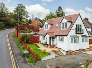 4 Bedroom Detached House For Sale In High Wycombe