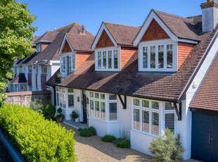 4 bedroom detached house for sale in Hythe Road, Worthing, BN11