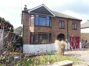 4 bedroom detached house for sale in King Lane, Leeds, West Yorkshire, LS17