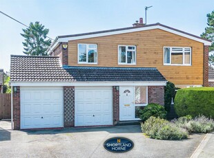 4 bedroom detached house for sale in Knoll Croft, Styvechale, Coventry, CV3