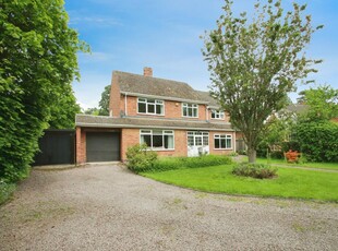 4 bedroom detached house for sale in Linden House, Forest Drive, Kirby Muxloe, Leicester, Leicestershire, LE9