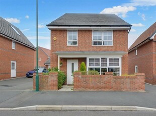 4 bedroom detached house for sale in Lynncroft Street, Nottingham, NG8