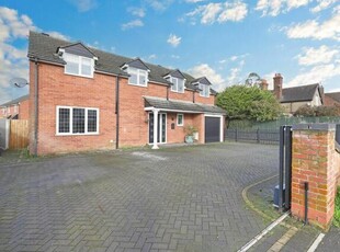 4 Bedroom Detached House For Sale In North Weald