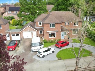 4 bedroom detached house for sale in Pendred Road, Reading, Berkshire, RG2