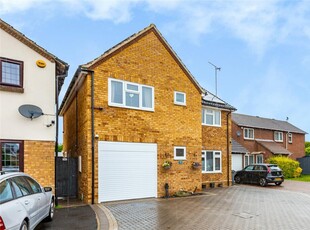 4 bedroom detached house for sale in Rembrandt Grove, Chelmsford, Essex, CM1