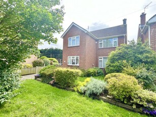 4 bedroom detached house for sale in Torquay Road, Old Springfield, Chelmsford, CM1