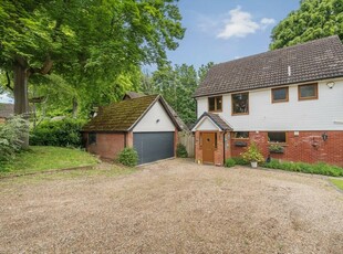 4 bedroom detached house for sale in Ullswater Drive, Tilehurst, Reading, Berkshire, RG31