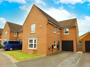 4 bedroom detached house for sale in Wellington Drive, Finningley, Doncaster, DN9