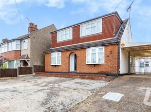 4 bedroom detached house for sale in Western Avenue, Brentwood, Essex, CM14