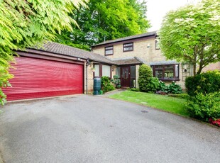 4 bedroom detached house for sale in Windermere Road, West End, Hampshire, SO18