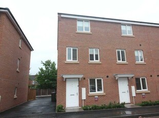 4 bedroom end of terrace house for rent in Signals Drive, Coventry, CV3