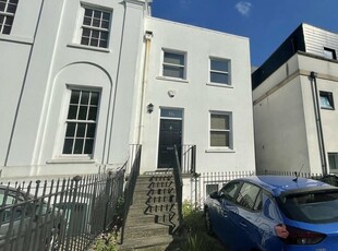 4 bedroom end of terrace house for sale in Hewlett Road, Cheltenham, GL52