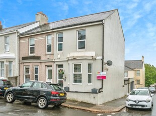 4 bedroom end of terrace house for sale in St. Aubyn Avenue, Plymouth, PL2