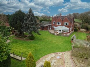 4 Bedroom House Staffordshire Staffordshire