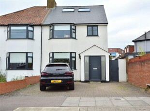 4 bedroom semi-detached house for rent in Merriman Road, London, SE3