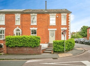 4 bedroom semi-detached house for sale in Alan Road, Ipswich, IP3