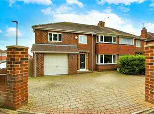 4 bedroom semi-detached house for sale in Armthorpe Road, Wheatley, Doncaster, DN2