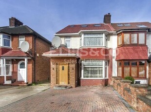 4 Bedroom Semi-detached House For Sale In Cricklewood